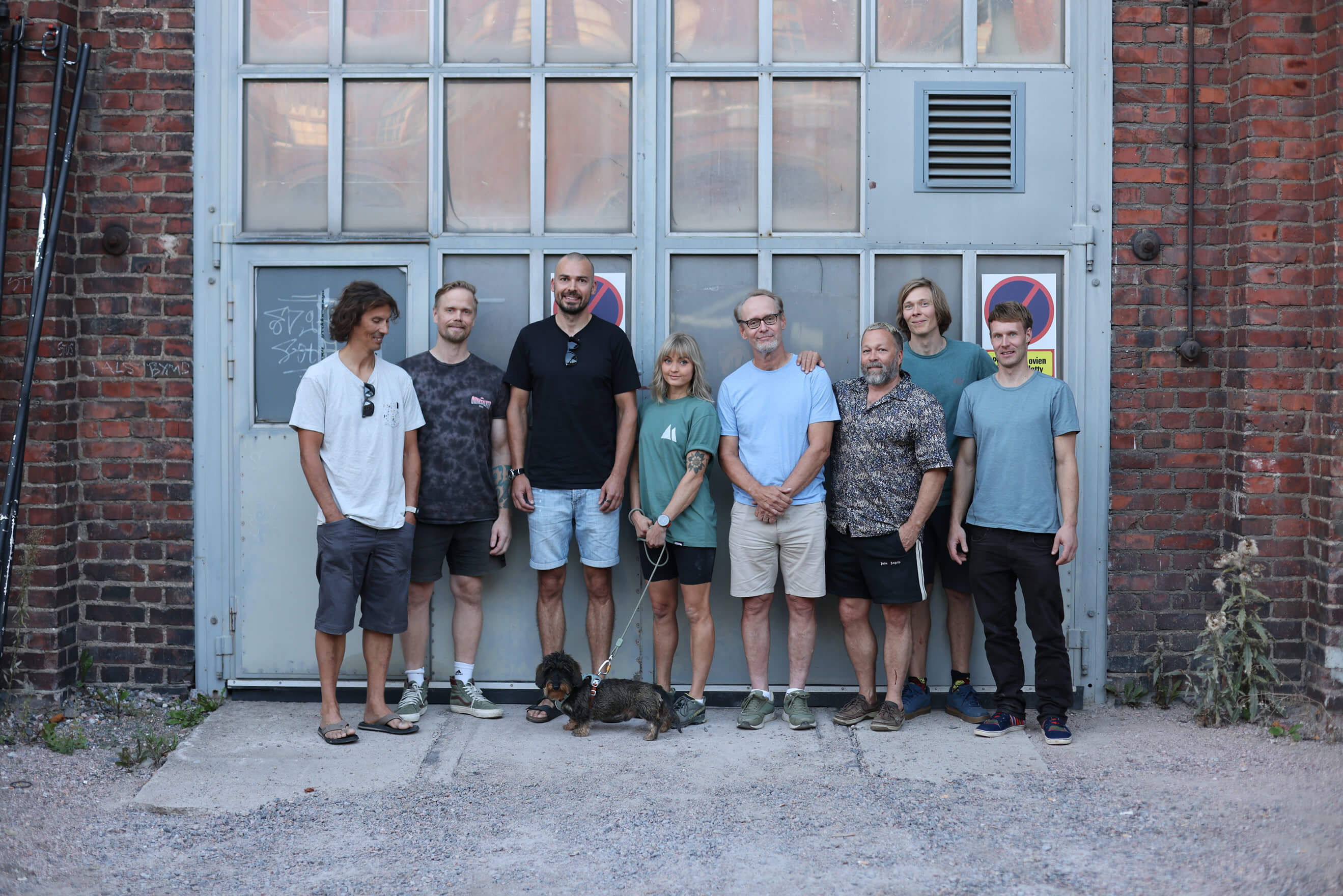 Anna Liina com a crew do Project Konepaja