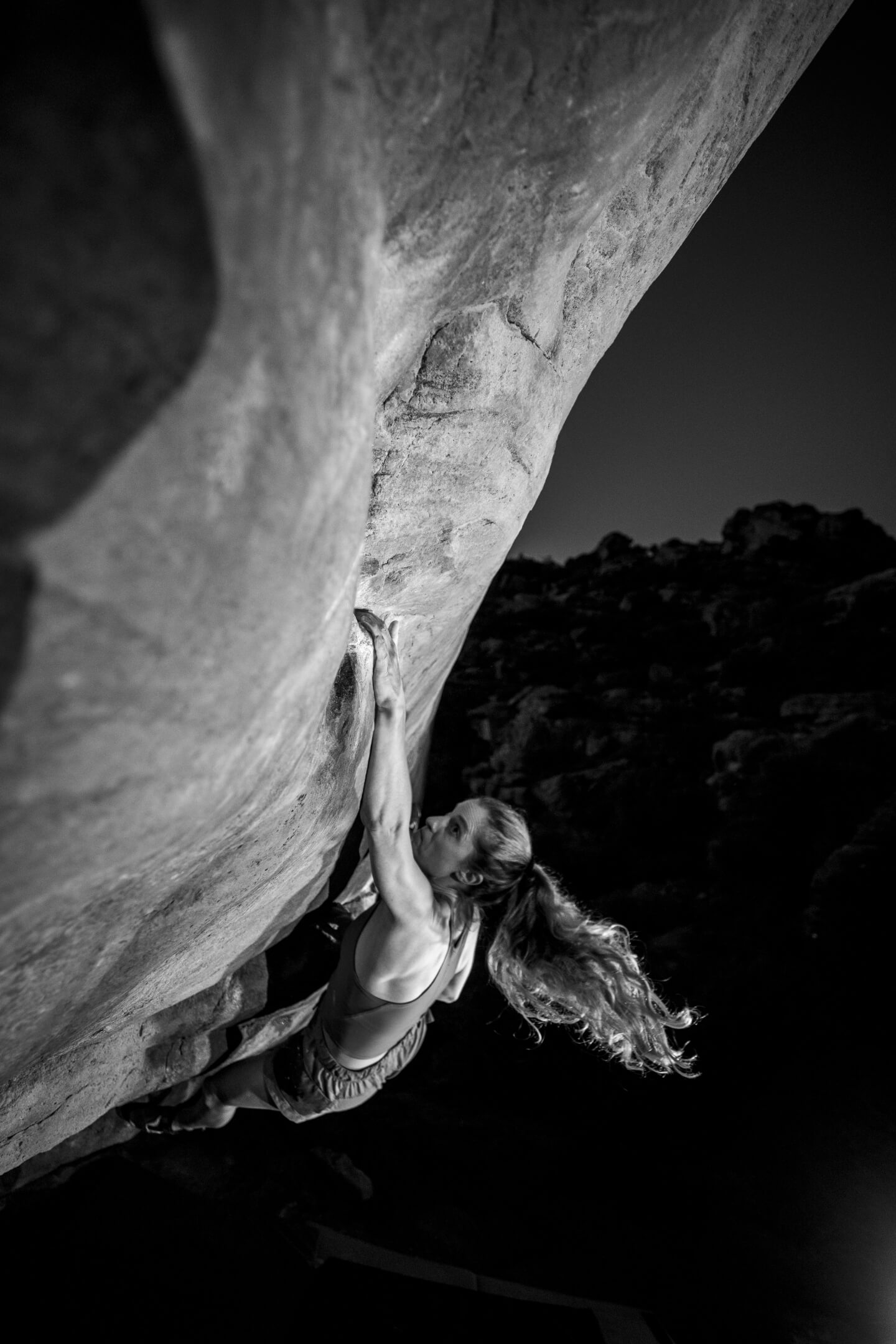 Catie trying Hellfire 7C+ in Rocklands - Benjamin Malherbe @rocklands_visual_diary